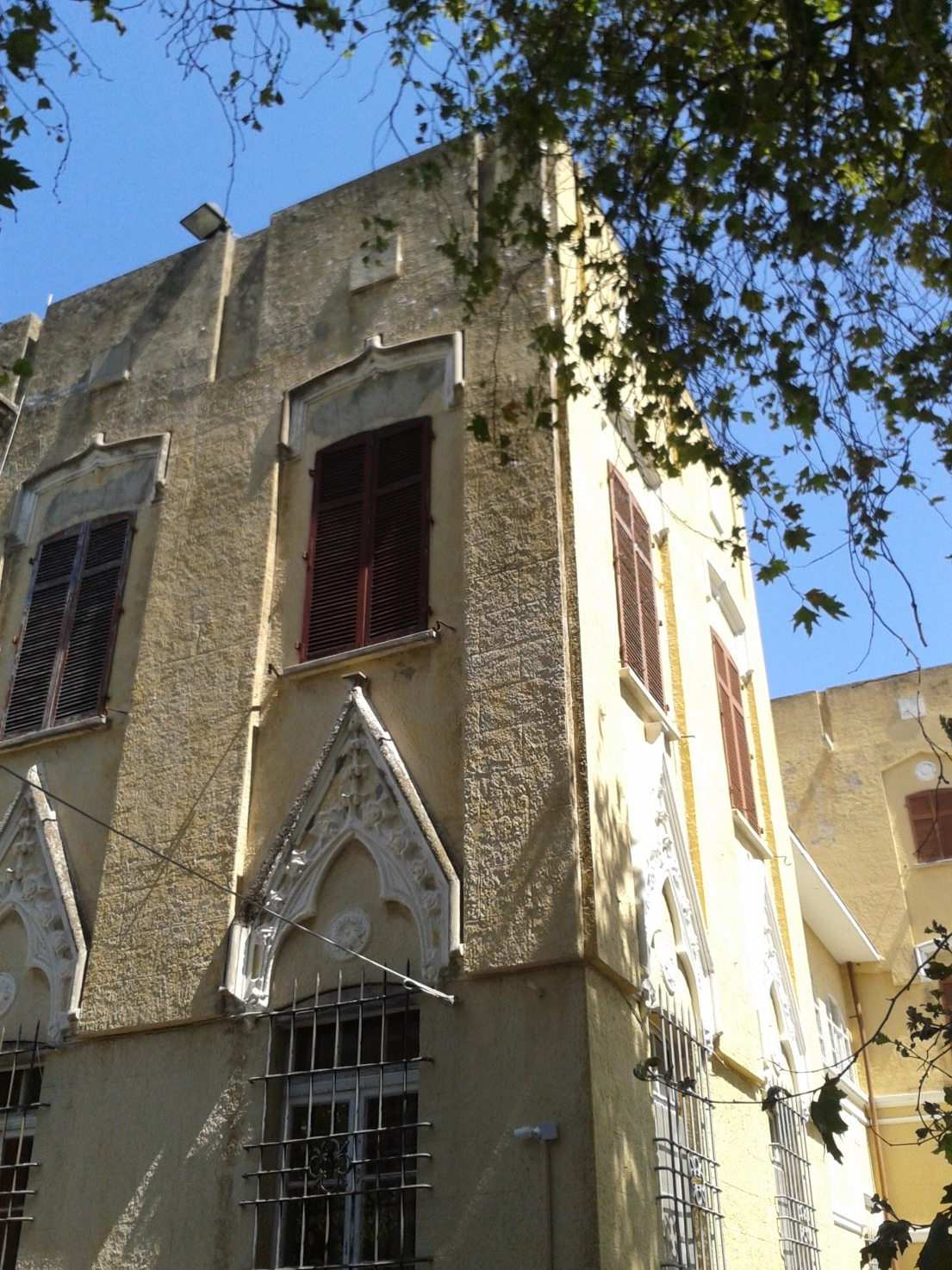 Waisenhaus-Ausschnitt